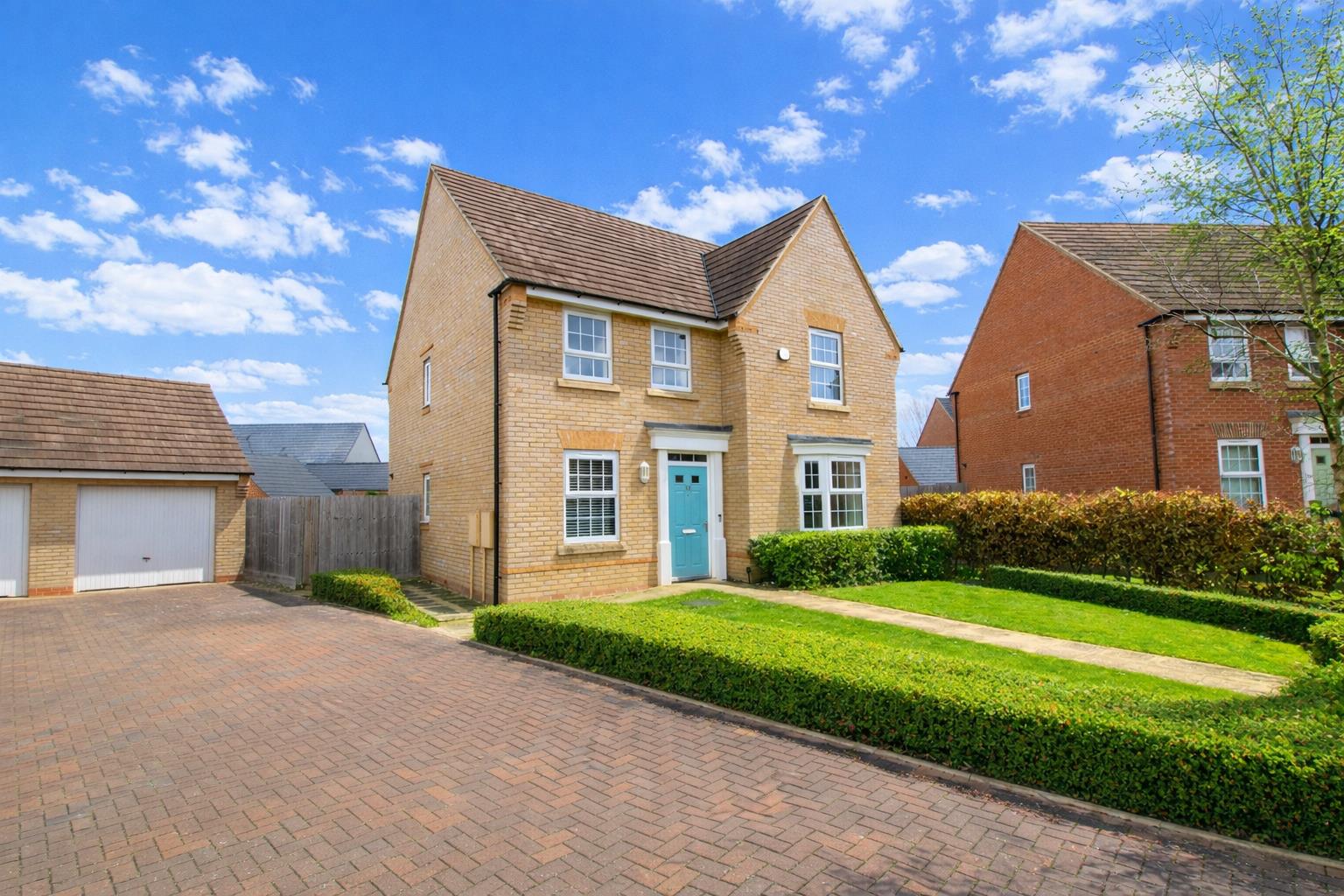 4 bed property in Lamport Crescent, Milton Keynes